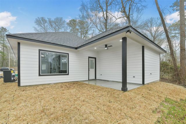 15113 Austin, Willis, TX 77378