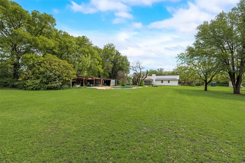 1809 N Trinity Road, Denton, TX 76208