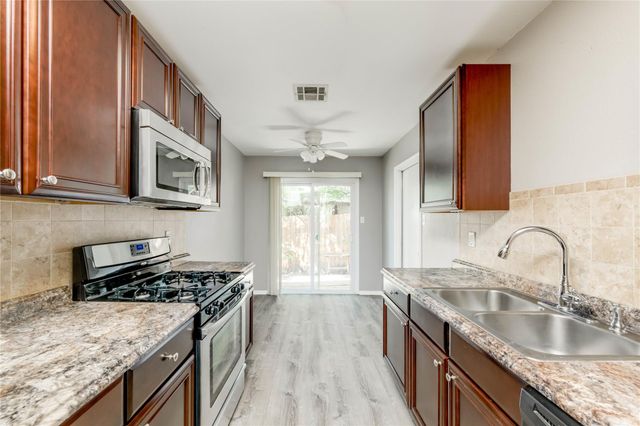 816 Russet Valley DR, Cedar Park, TX 78613