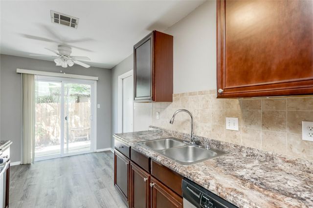 816 Russet Valley DR, Cedar Park, TX 78613