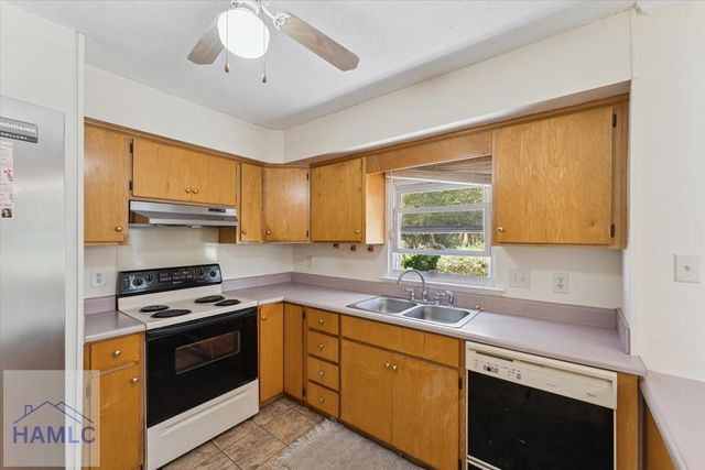 407 Simpson Street, Hinesville, GA 31313