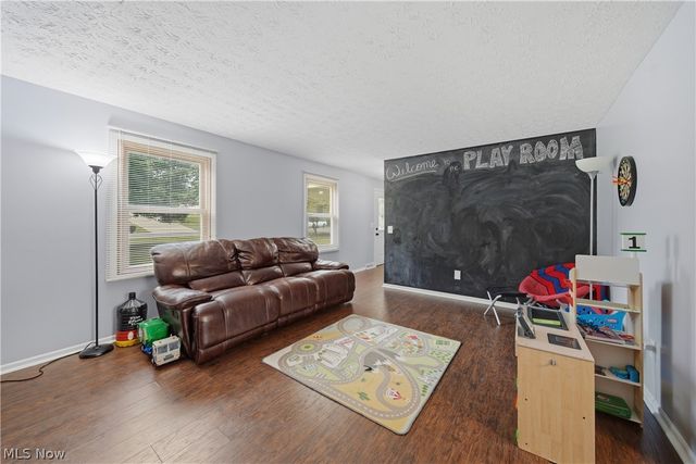 2681 Country Squire Street NW, Uniontown, OH 44685