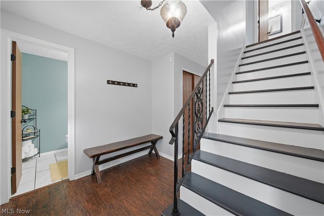2681 Country Squire Street NW, Uniontown, OH 44685