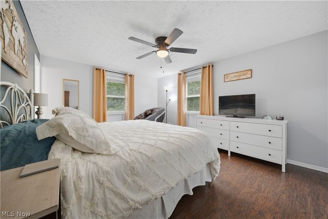 2681 Country Squire Street NW, Uniontown, OH 44685
