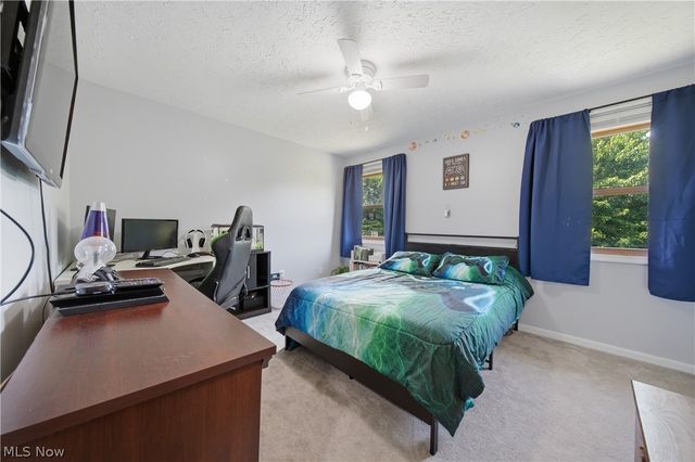 2681 Country Squire Street NW, Uniontown, OH 44685