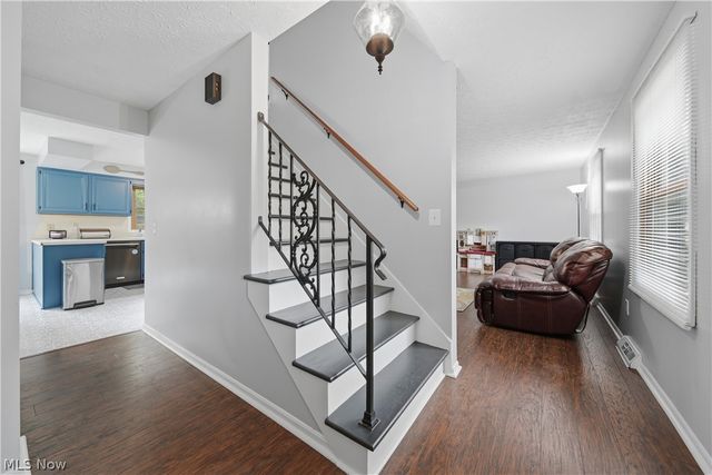 2681 Country Squire Street NW, Uniontown, OH 44685