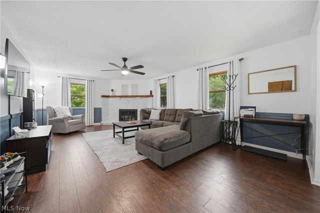2681 Country Squire Street NW, Uniontown, OH 44685