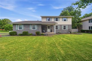 2681 Country Squire Street NW, Uniontown, OH 44685