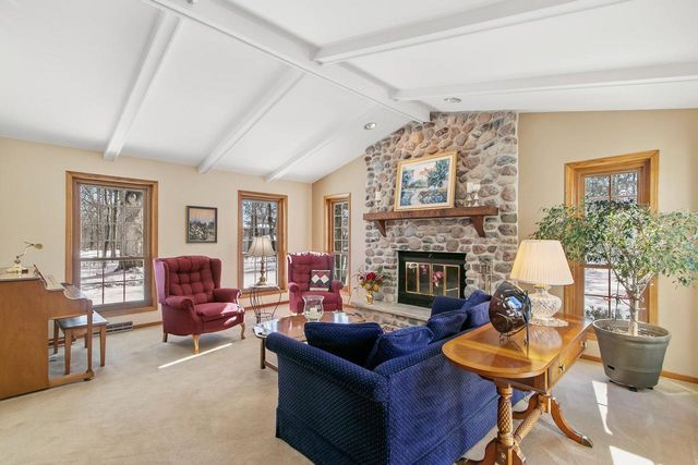 3341 N Chaucer Court, Janesville, WI 53545