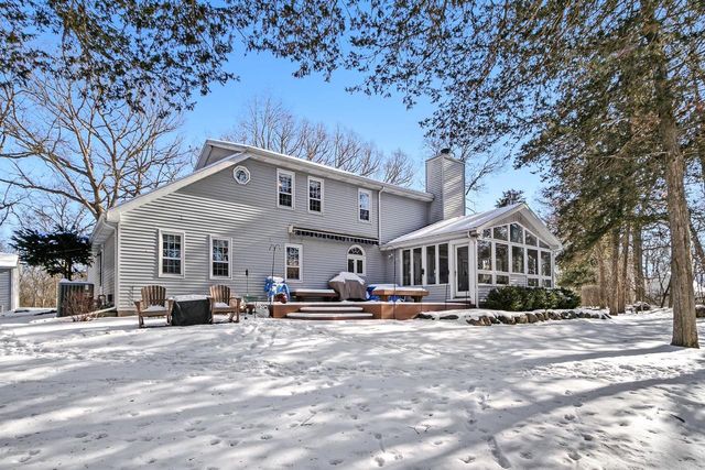 3341 N Chaucer Court, Janesville, WI 53545