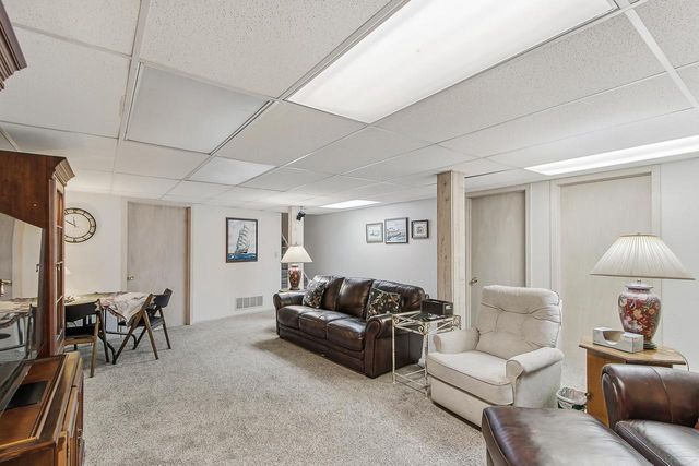 3341 N Chaucer Court, Janesville, WI 53545