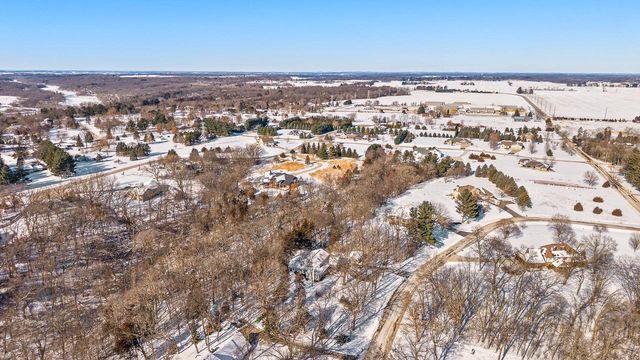 3341 N Chaucer Court, Janesville, WI 53545