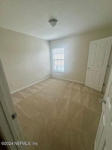 4225 CROWNWOOD Drive, Jacksonville, FL 32216