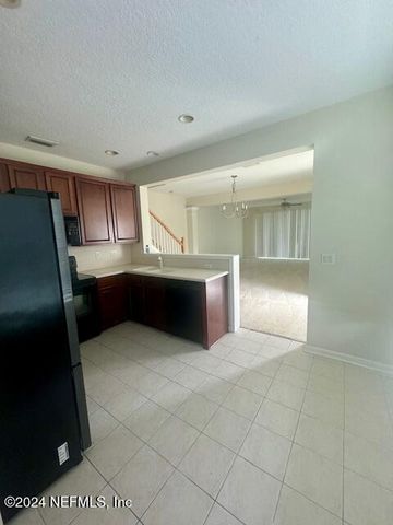 4225 CROWNWOOD Drive, Jacksonville, FL 32216