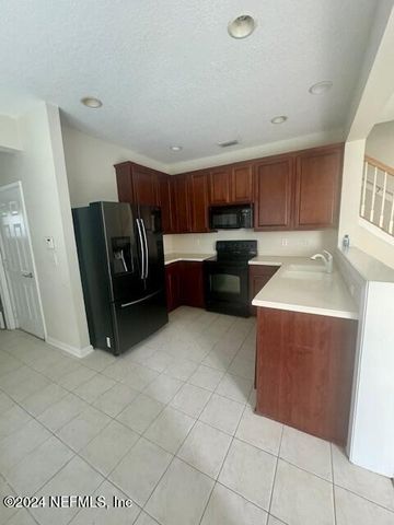 4225 CROWNWOOD Drive, Jacksonville, FL 32216