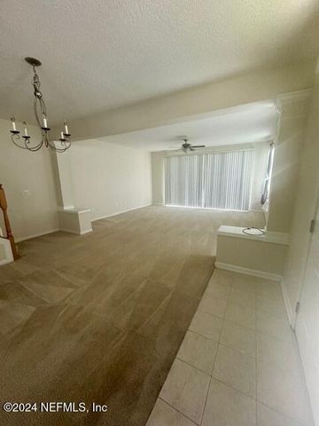4225 CROWNWOOD Drive, Jacksonville, FL 32216