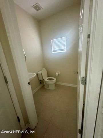 4225 CROWNWOOD Drive, Jacksonville, FL 32216