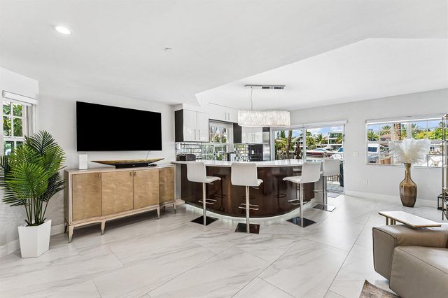 19 Hendricks Isle, Fort Lauderdale, FL 33301