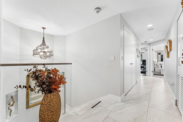 19 Hendricks Isle, Fort Lauderdale, FL 33301