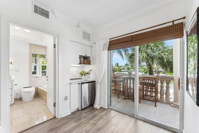 19 Hendricks Isle, Fort Lauderdale, FL 33301