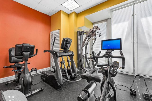 19 Hendricks Isle, Fort Lauderdale, FL 33301