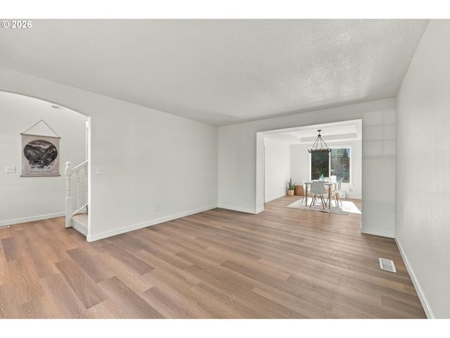 970 Sw 26TH St, Troutdale, OR 97060
