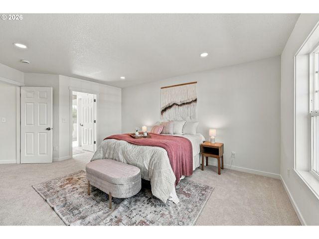 970 Sw 26TH St, Troutdale, OR 97060