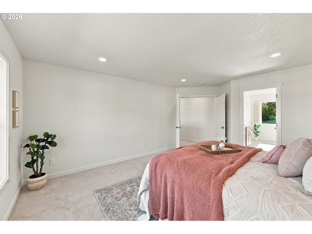 970 Sw 26TH St, Troutdale, OR 97060