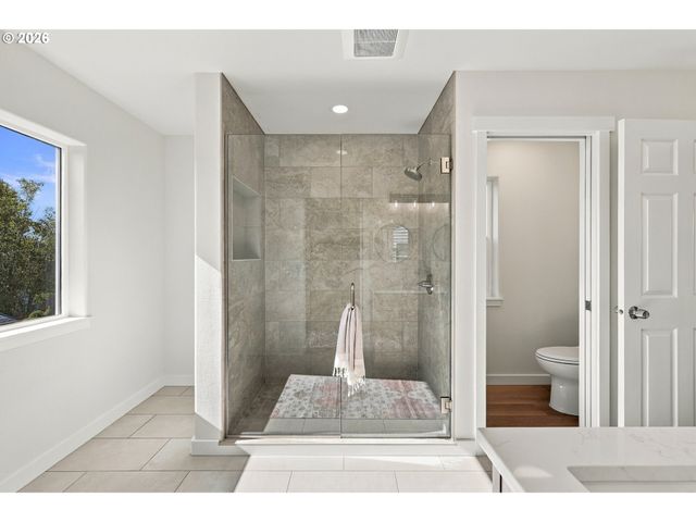 970 Sw 26TH St, Troutdale, OR 97060