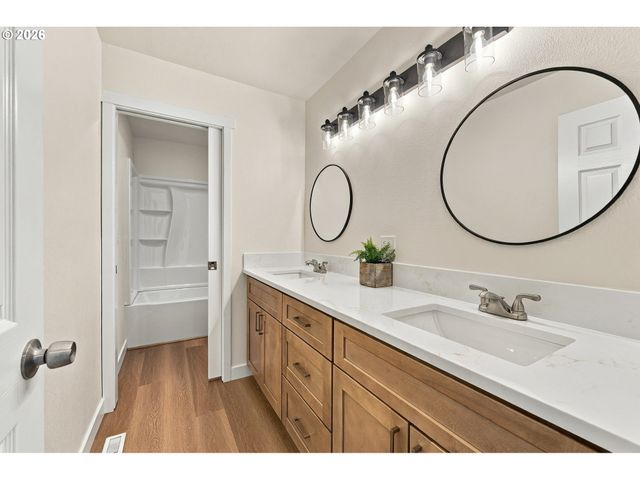 970 Sw 26TH St, Troutdale, OR 97060