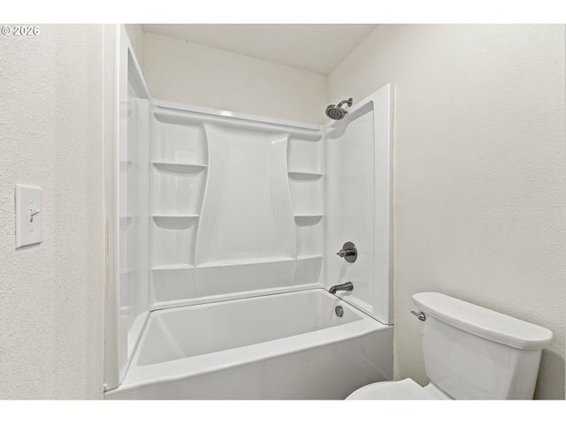 970 Sw 26TH St, Troutdale, OR 97060