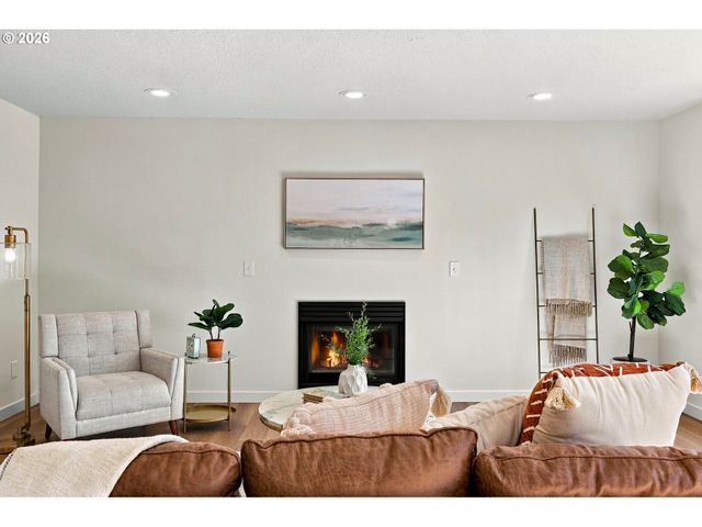 970 Sw 26TH St, Troutdale, OR 97060