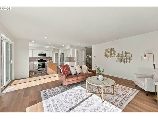 970 Sw 26TH St, Troutdale, OR 97060