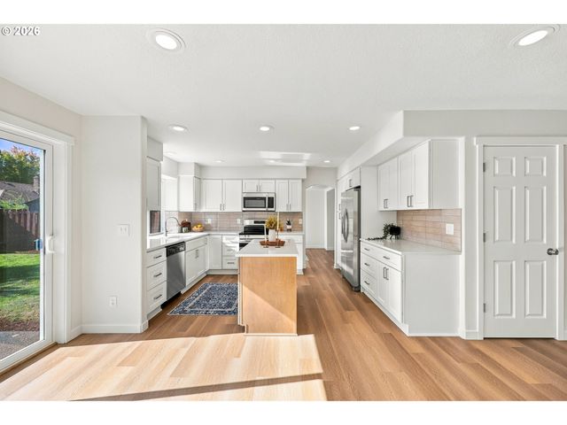 970 Sw 26TH St, Troutdale, OR 97060