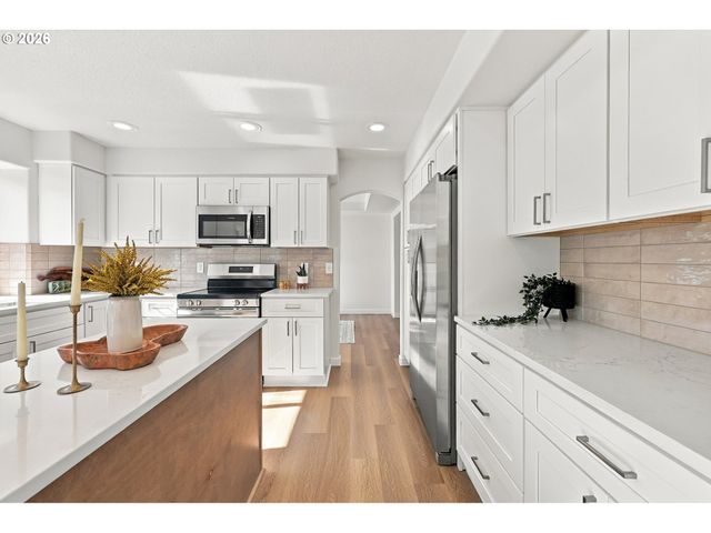 970 Sw 26TH St, Troutdale, OR 97060