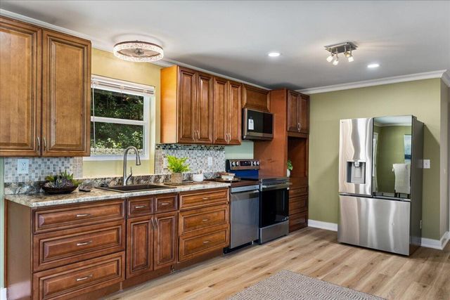 9815 E Brainerd Road, Ooltewah, TN 37363