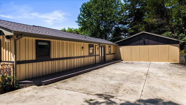 9815 E Brainerd Road, Ooltewah, TN 37363