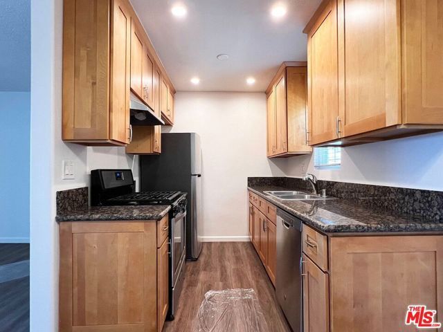 2540 S Barrington Avenue, Los Angeles, CA 90064
