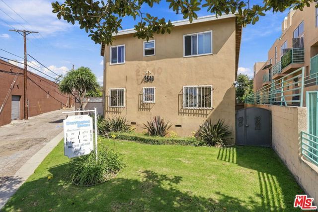 2540 S Barrington Avenue, Los Angeles, CA 90064