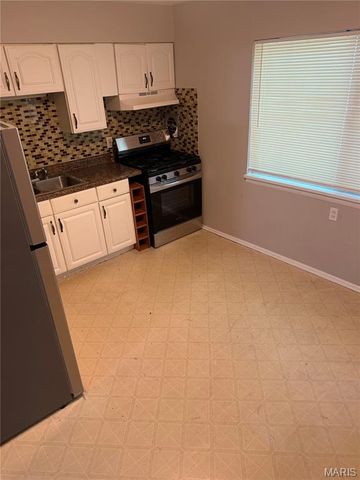 258 Becker Drive, Hazelwood, MO 63135
