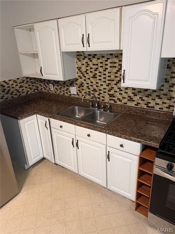 258 Becker Drive, Hazelwood, MO 63135