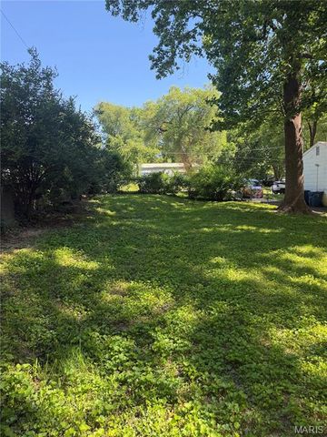258 Becker Drive, Hazelwood, MO 63135