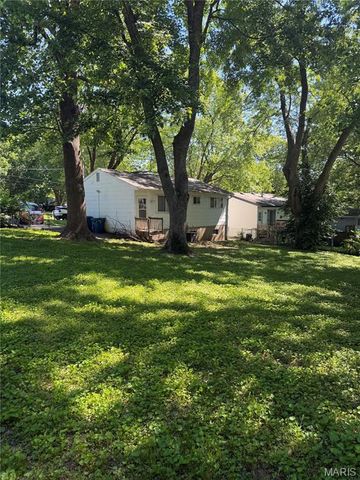 258 Becker Drive, Hazelwood, MO 63135