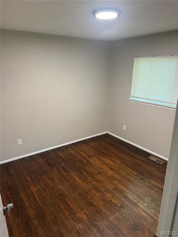 258 Becker Drive, Hazelwood, MO 63135