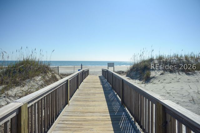 40 Folly Field Rd Apt A131, Hilton Head Island, SC 29928