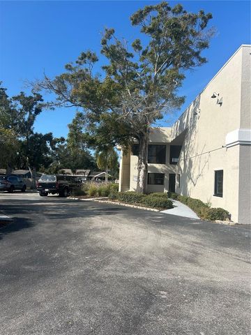 1715 E BAY DRIVE E, Largo, FL 33771