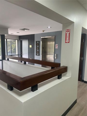 1715 E BAY DRIVE E, Largo, FL 33771