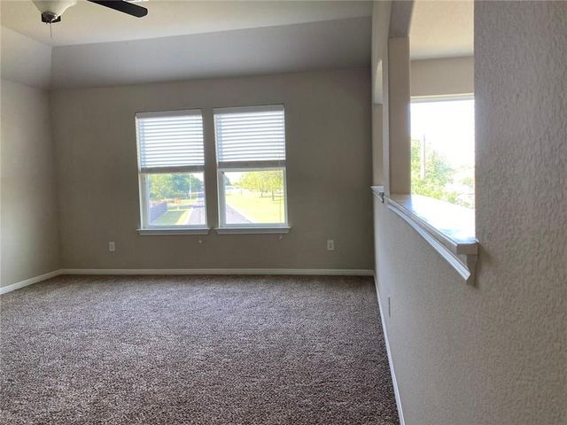 159 Plantain DR, Hutto, TX 78634