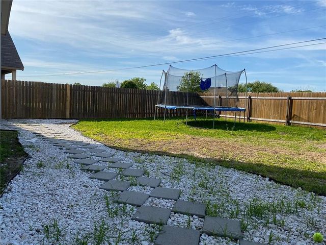 159 Plantain DR, Hutto, TX 78634