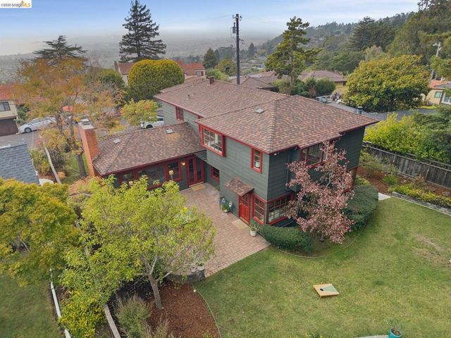 18 Arlington Ct, Kensington, CA 94707